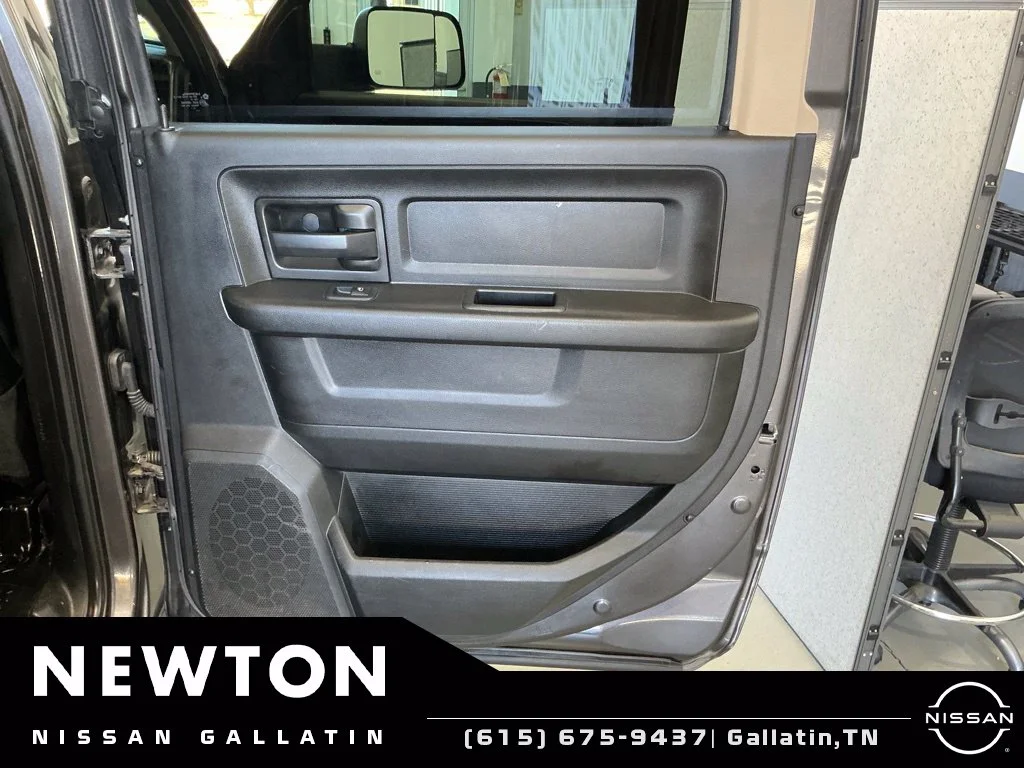 Used 2020 Crystal Metallic Ram Tradesman image 40