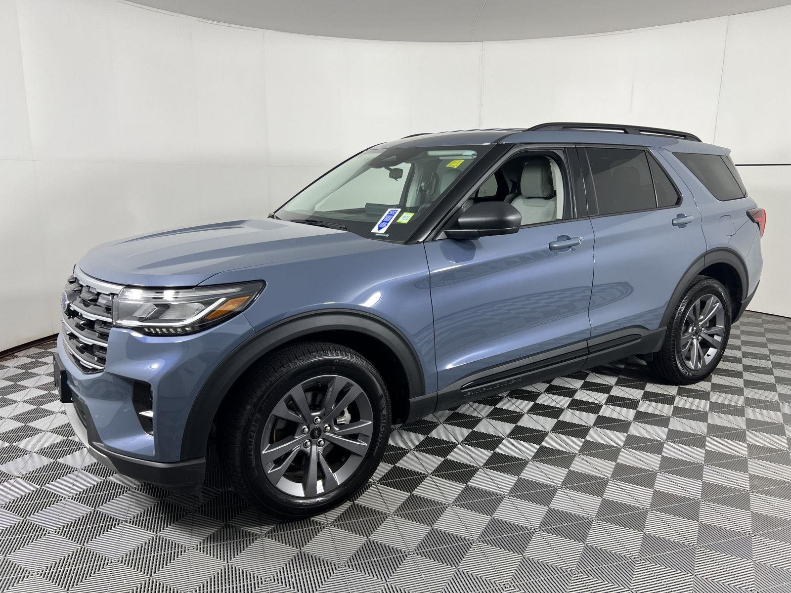 Used 2026 Vapor Blue Ford Active w/200A Pkg image 6