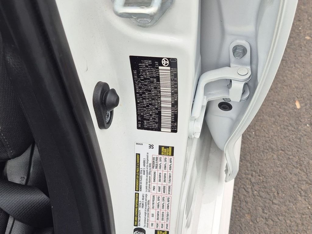 Used 2024 Ice Toyota LE image 32
