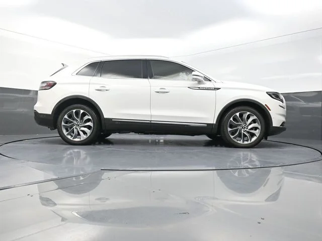 Used 2022 White Lincoln Reserve image 38