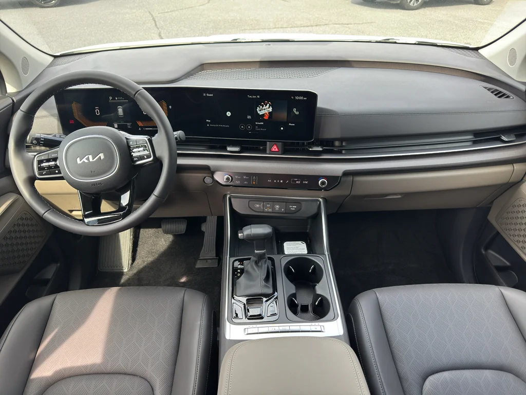 New 2026 Snow White Pearl Kia EX image 10
