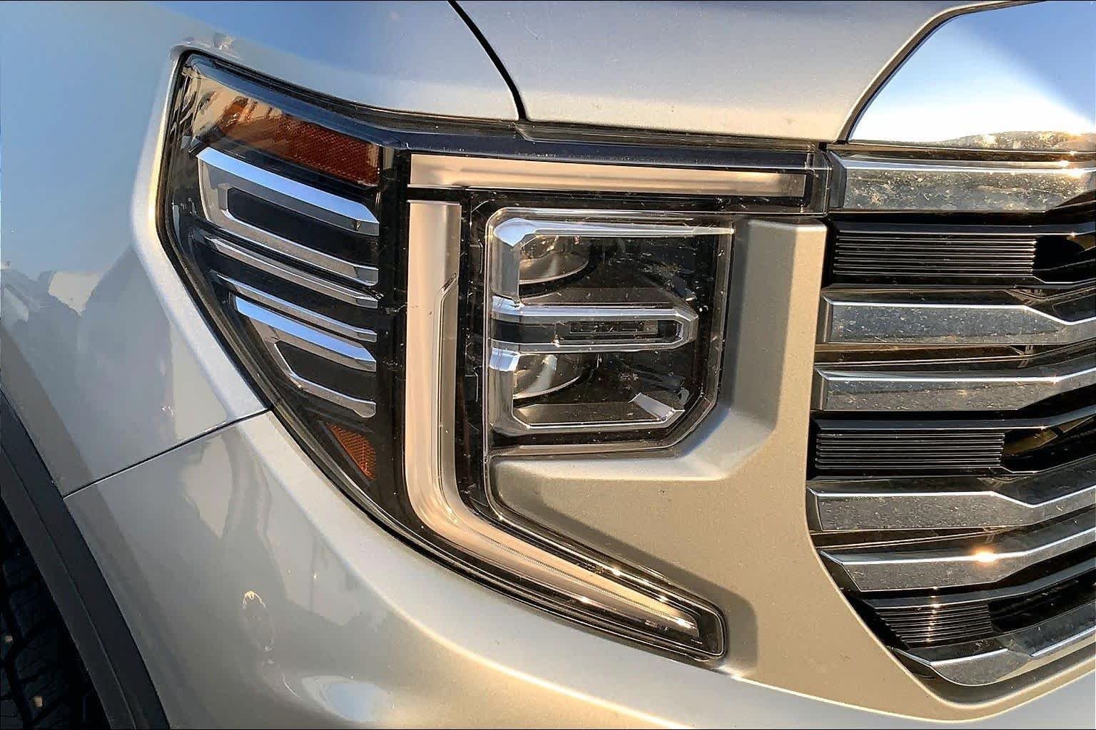 Used 2025 Sterling Metallic GMC SLT image 26