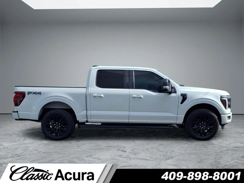 Used 2024 Star White Metallic Tri-Coat Ford LARIAT image 9