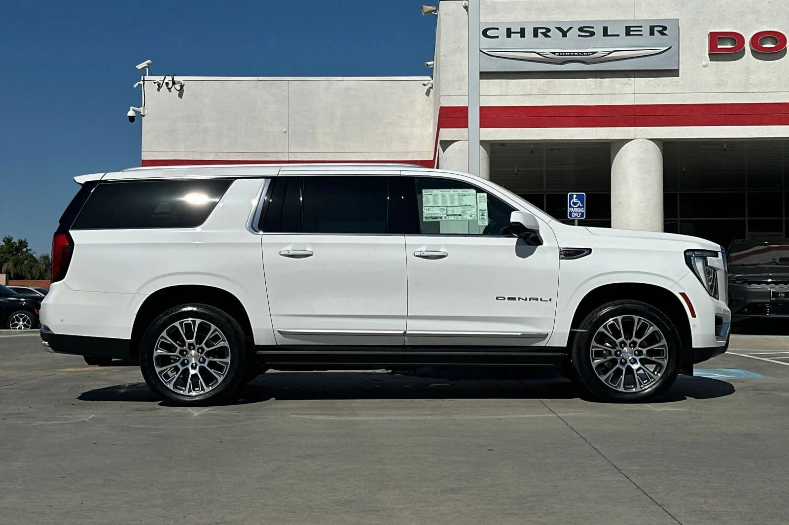 2026 GMC Yukon XL Denali - Photo 9