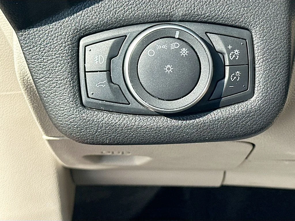 Used 2019 Red Ford Titanium image 10