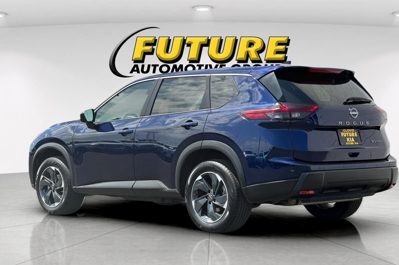 Used 2024 Blue Nissan SV image 6