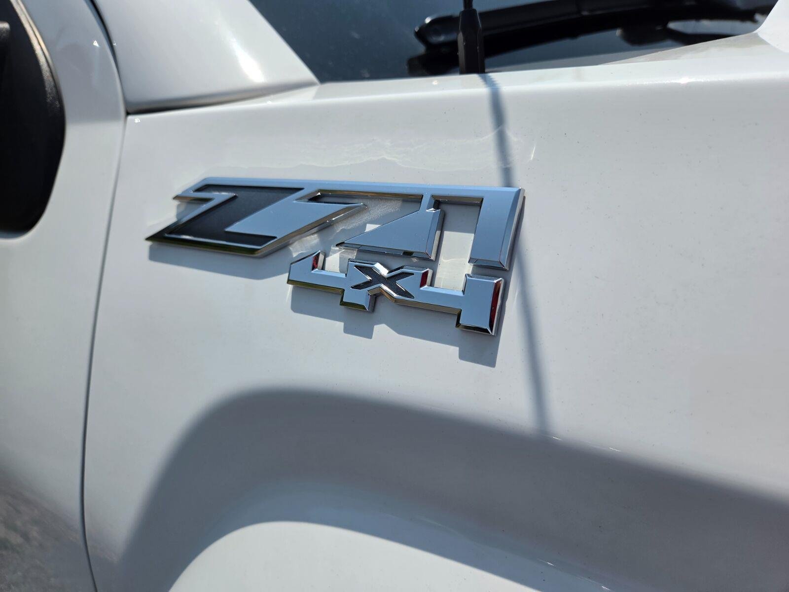 Used 2018 SUMMIT WHITE GMC SLT image 5