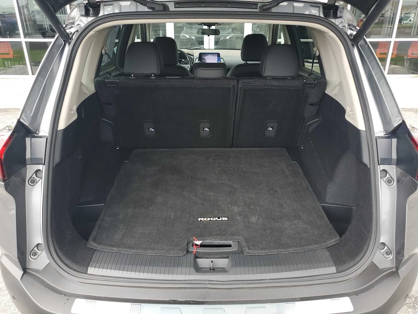 Used 2023 Gray Nissan SV image 5
