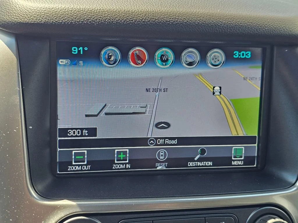 Used 2018 SUMMIT WHITE Chevrolet Premier image 34