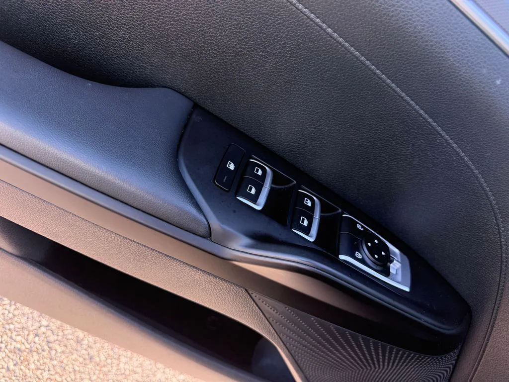 Used 2024 Black Kia LXS image 6
