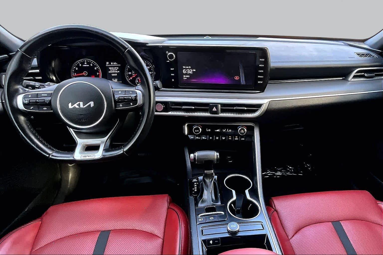 Used 2023 Wolf Gray Kia GT-Line image 15