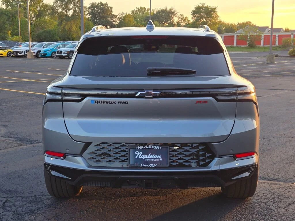 2025 Chevrolet Equinox EV RS - Photo 12