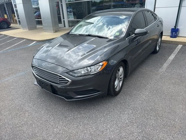2018 Ford Fusion SE FWD's photo