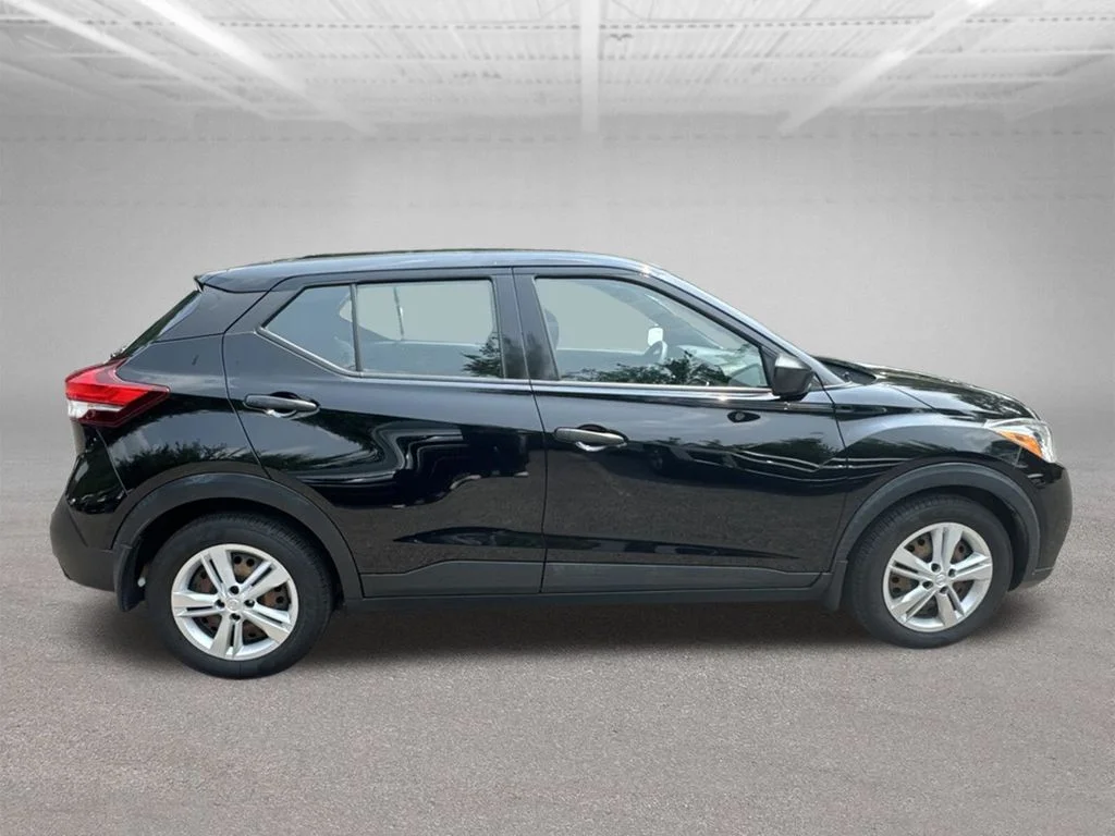 Used 2020 Black Nissan S image 7