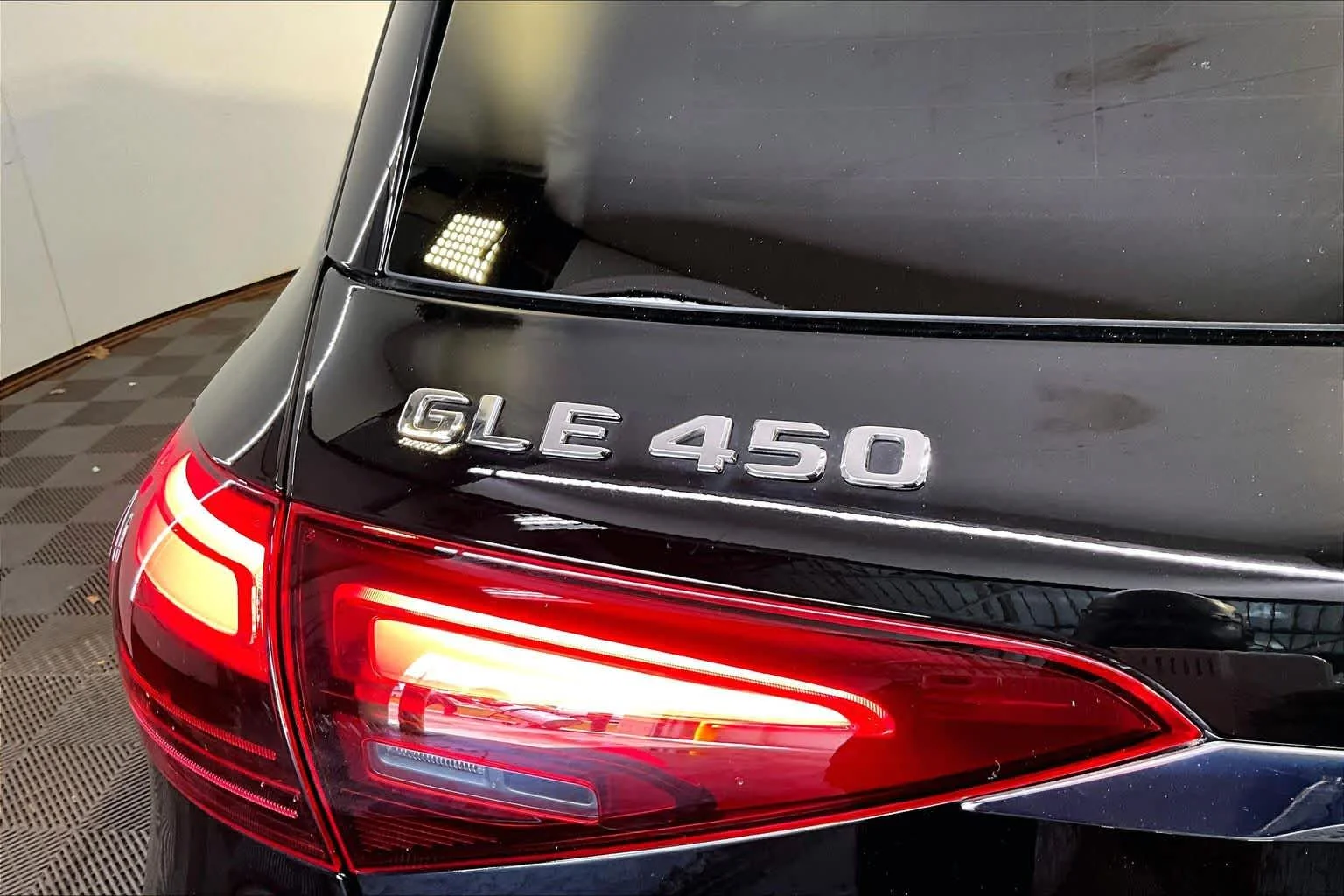 Used 2024 Black Mercedes-Benz GLE 450 image 33