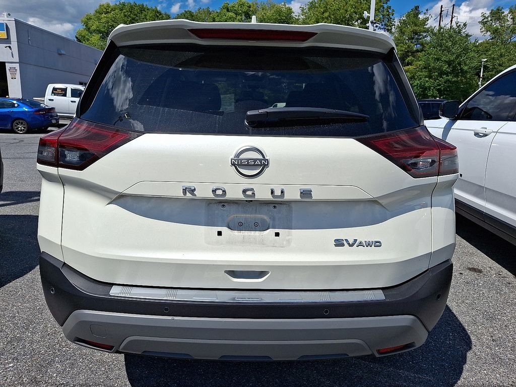 Used 2023 White Nissan SV image 5