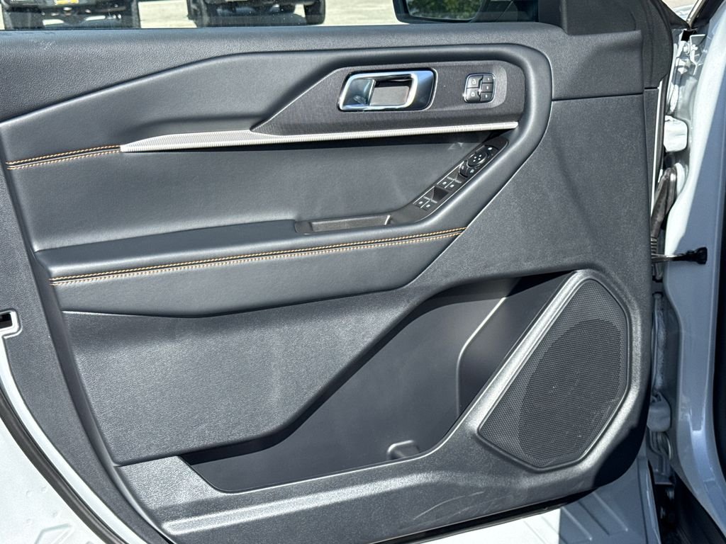 New 2026 White Ford Tremor image 18
