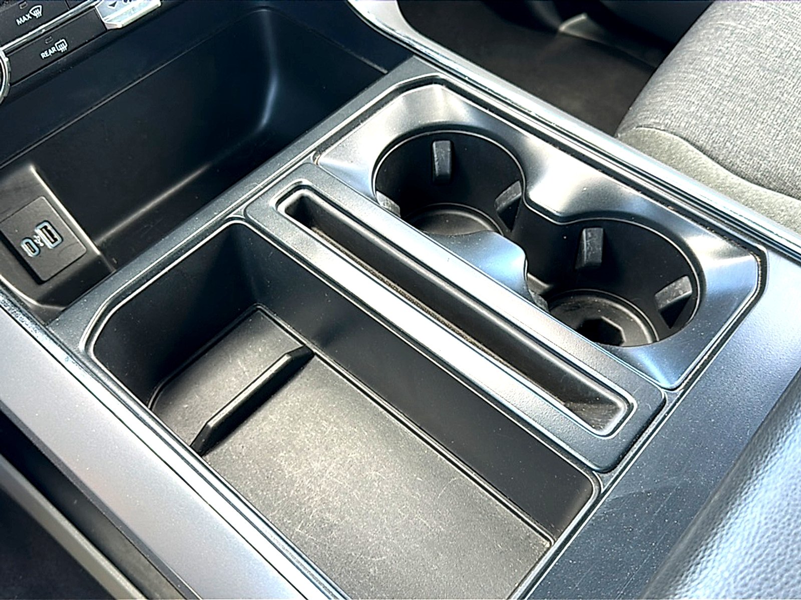 Used 2024 Agate Black Metallic Ford XLT image 36