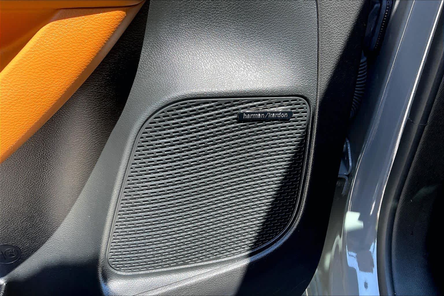 Used 2023 Ceramic Gray Clearcoat Chrysler Hybrid Pinnacle image 37