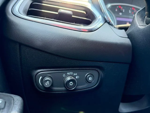Used 2019 Beige Chevrolet Premier image 17