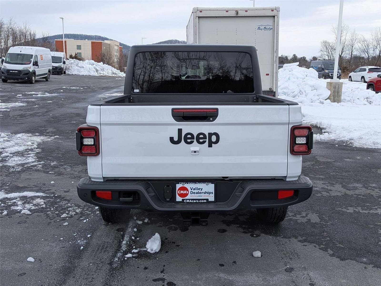 New 2025 Bright White Clear-Coat Exterior Paint Jeep Sport S image 6