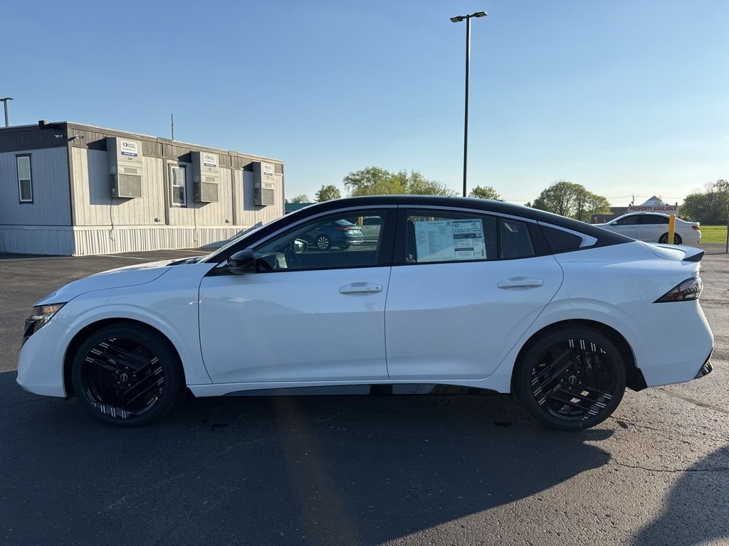 New 2026 Aspen White TriCoat / Super Black Two-tone Nissan SR image 7