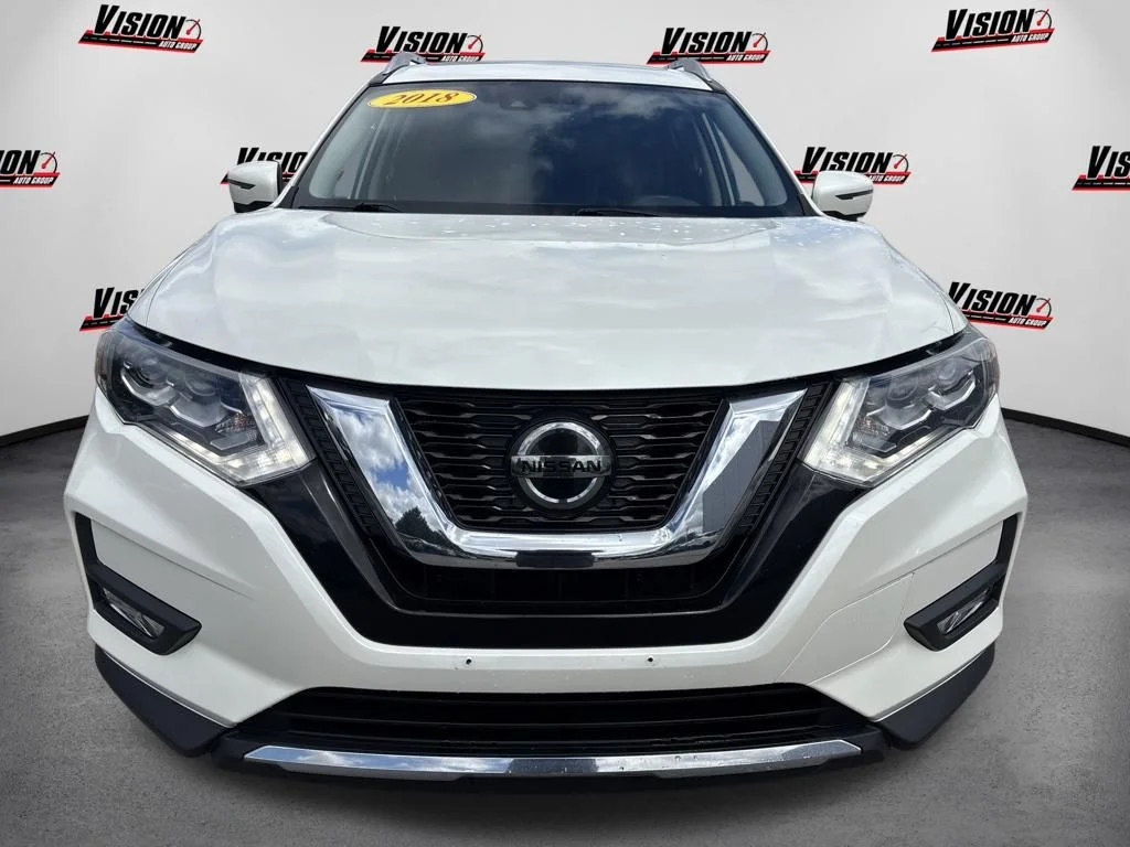 Used 2018 White Nissan SL image 2