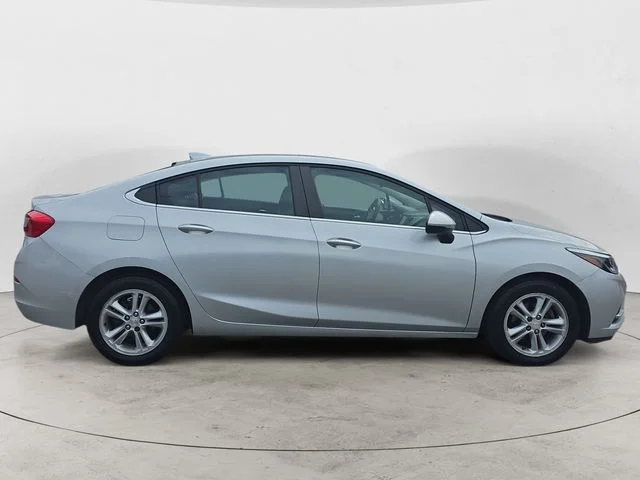 Used 2017 Silver Ice Chevrolet LT image 6