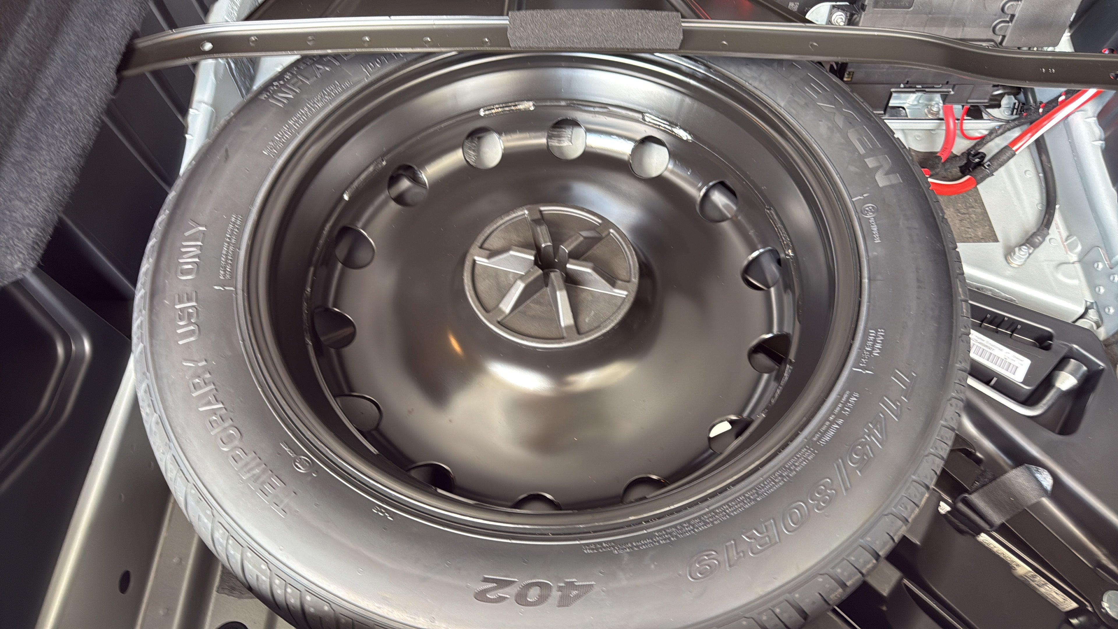 New 2026 Cirrus Silver Metallic Mercedes-Benz GLC 300 image 12