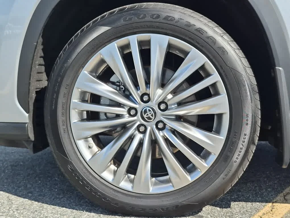Certified Used 2024 Celestial Silver Metallic Toyota Platinum image 6
