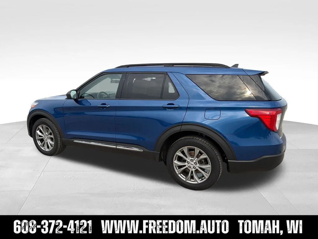 Used 2022 Blue Metallic Ford XLT image 4