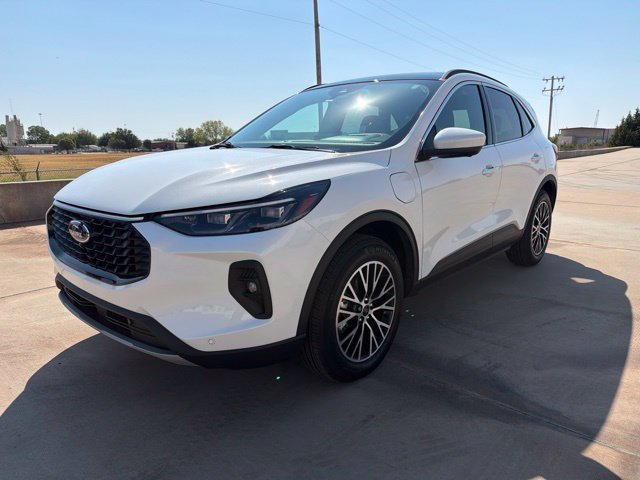 Used 2025 White Ford Base image 1