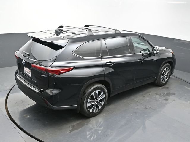 Used 2021 Black Toyota XLE image 63
