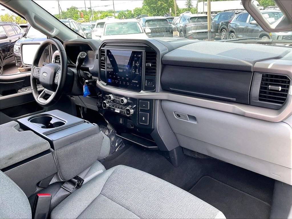 Used 2025 White Ford XLT image 13