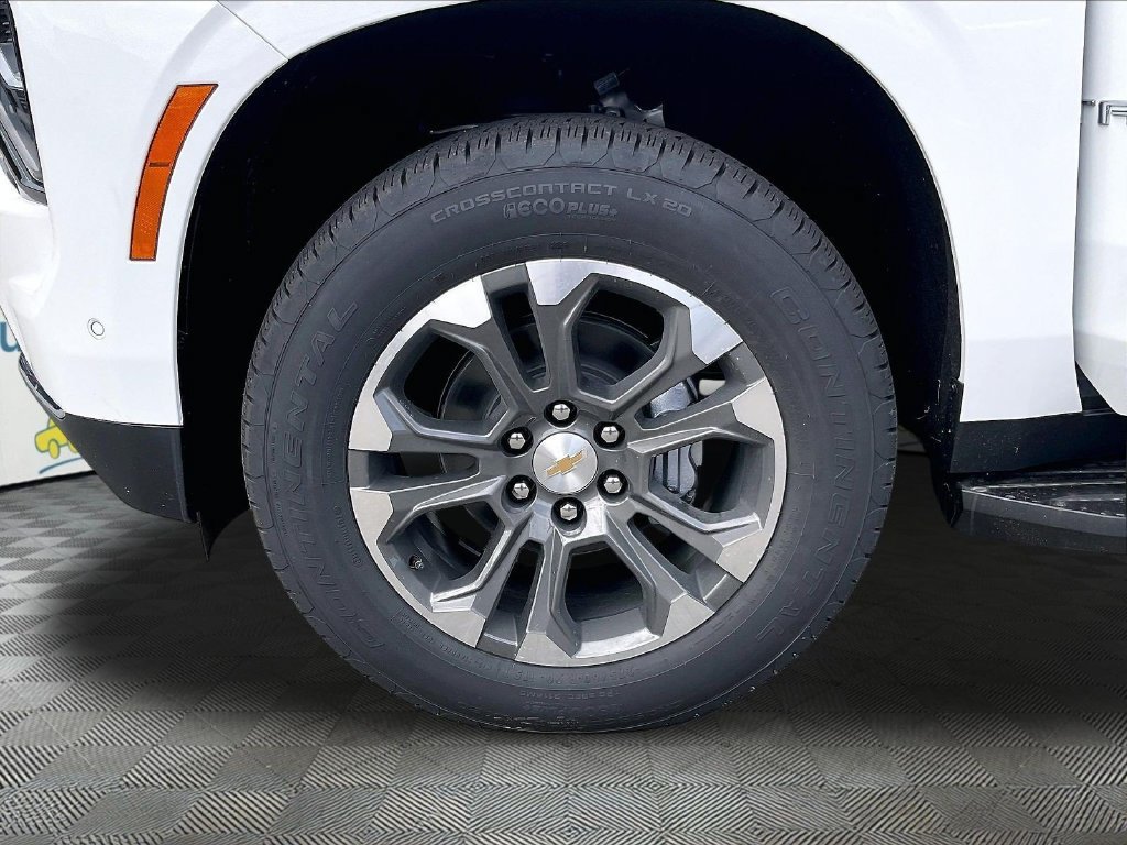 New 2026 Summit White Chevrolet LT image 8