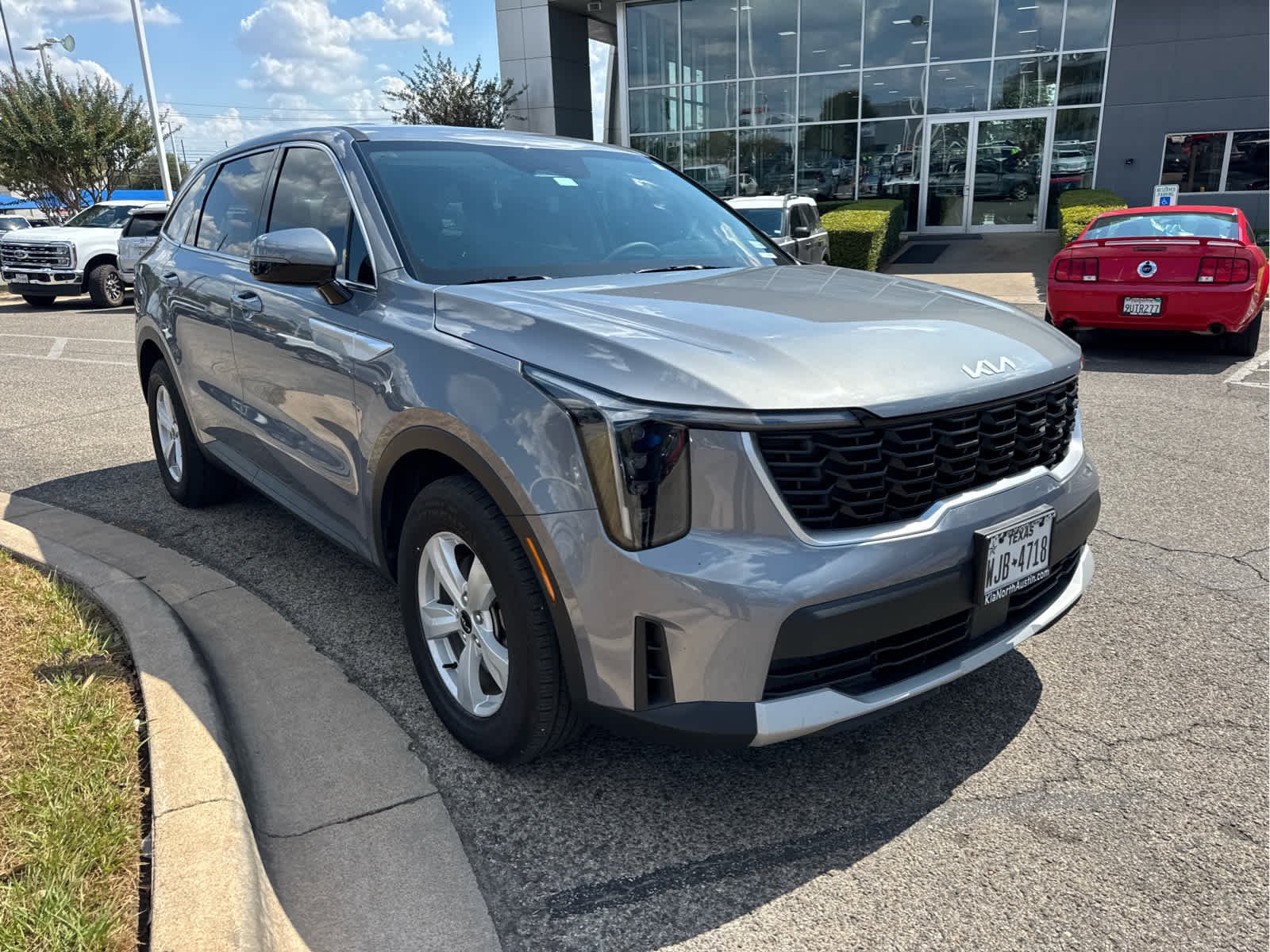 Used 2025 Everlasting Silver Kia LX image 6