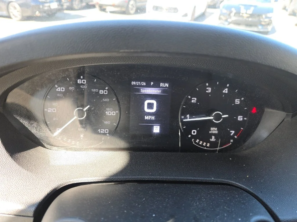 Used 2025 White Ram Base image 7