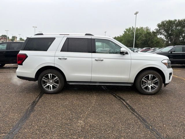 Used 2022 White Ford Limited image 9