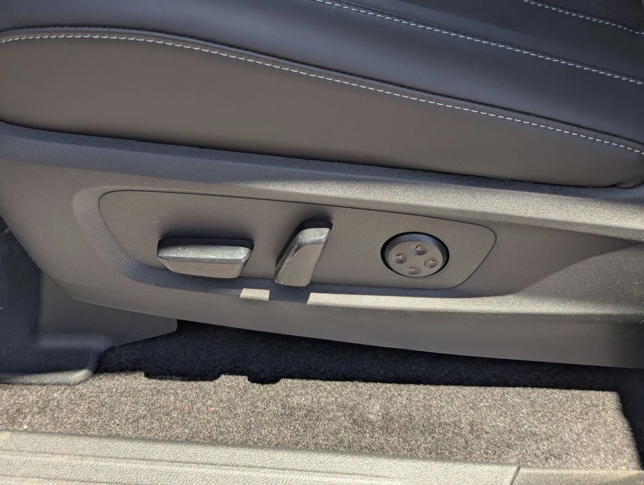 New 2027 HARBOR GRAY INFINITI Sport AWD image 14