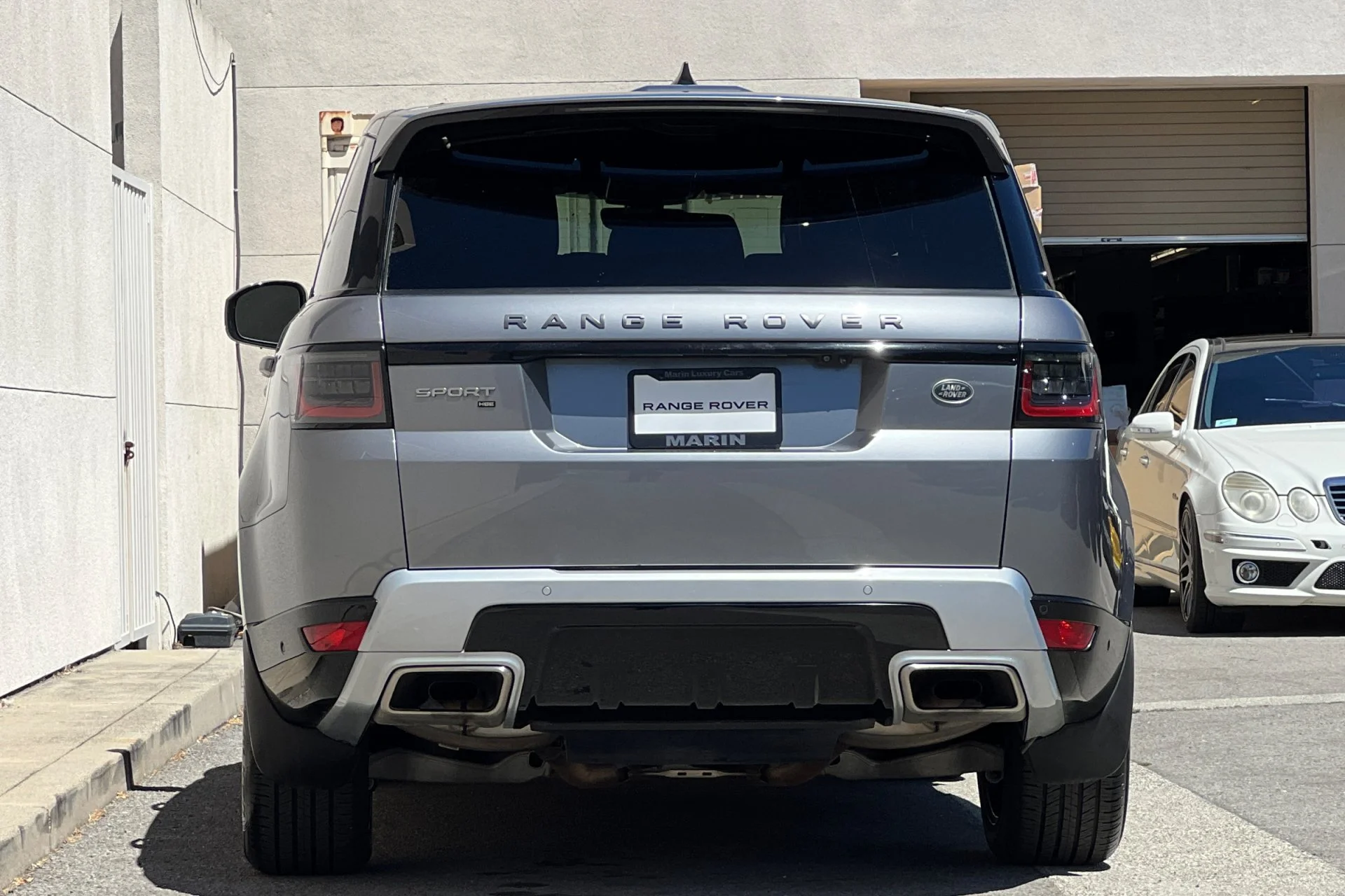Used 2022 Eiger Grey Metallic Land Rover HSE Silver Edition image 7