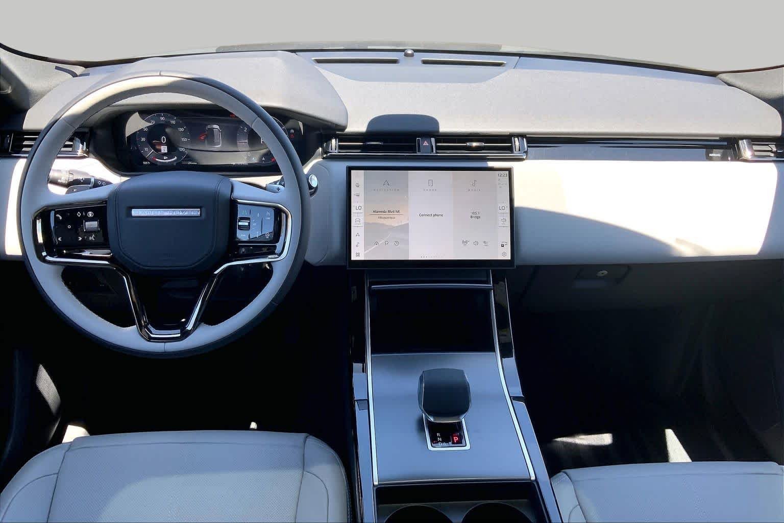 New 2026 Fuji White Land Rover S image 5
