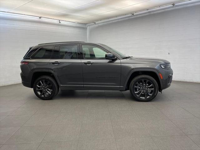 New 2026 Baltic Gray Metallic Clearcoat Jeep Limited image 2