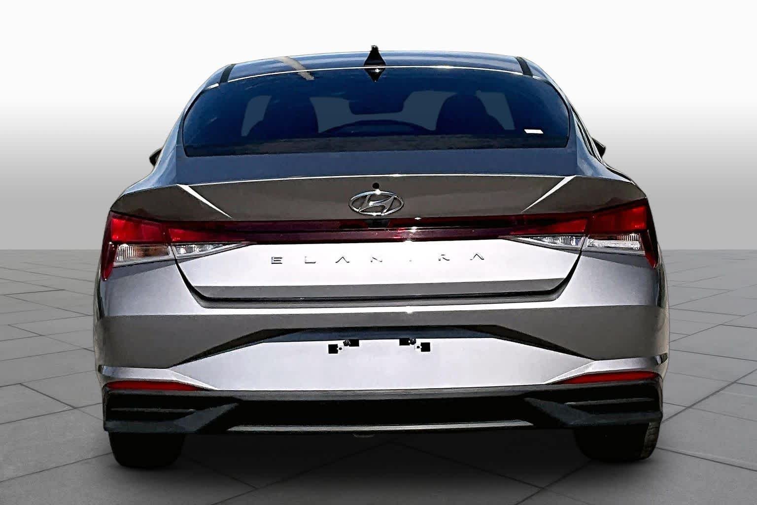 Used 2021 Fluid Metal Hyundai SEL image 5