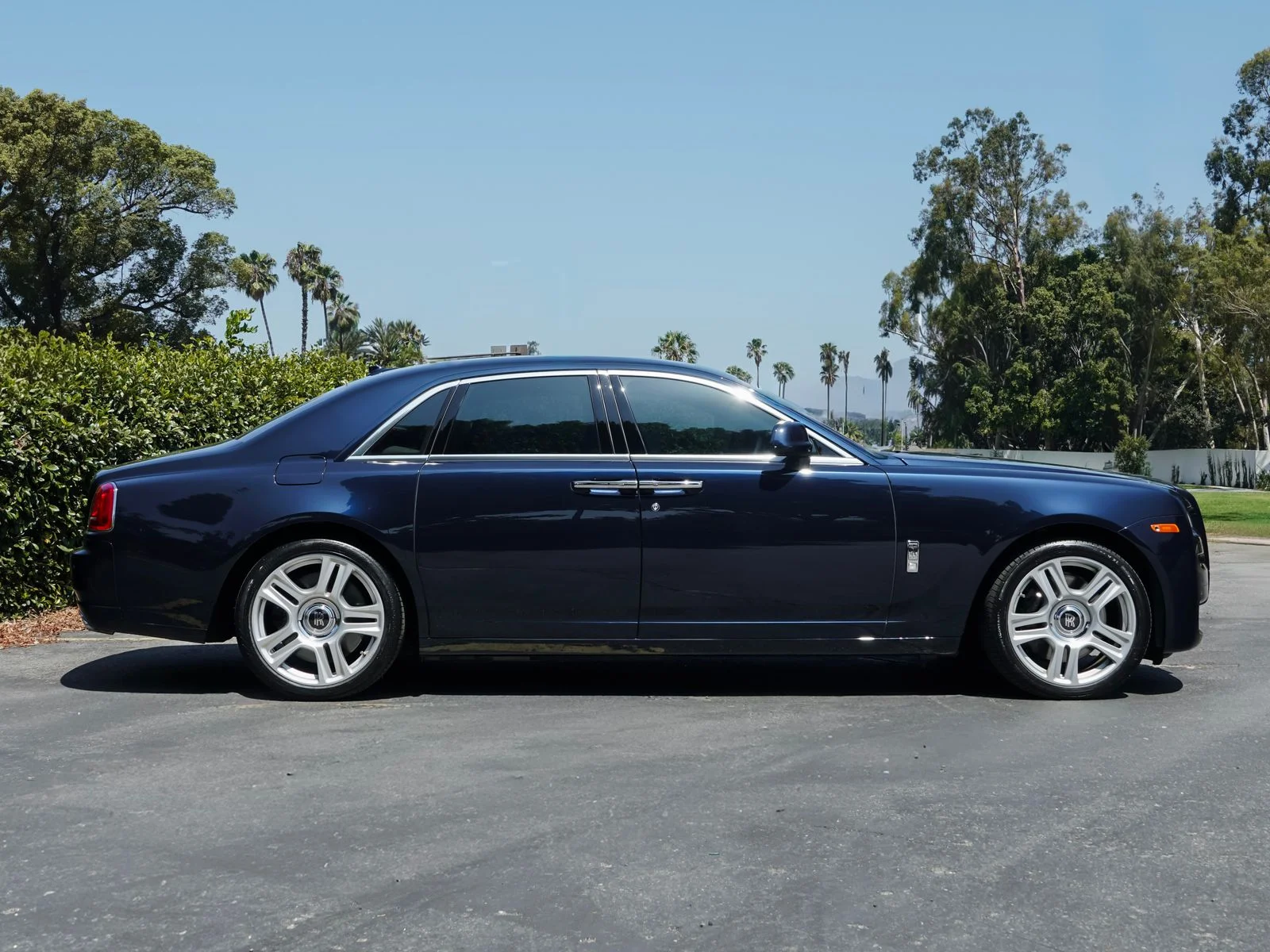 Certified Used 2016 Midnight Sapphire Rolls-Royce  image 33