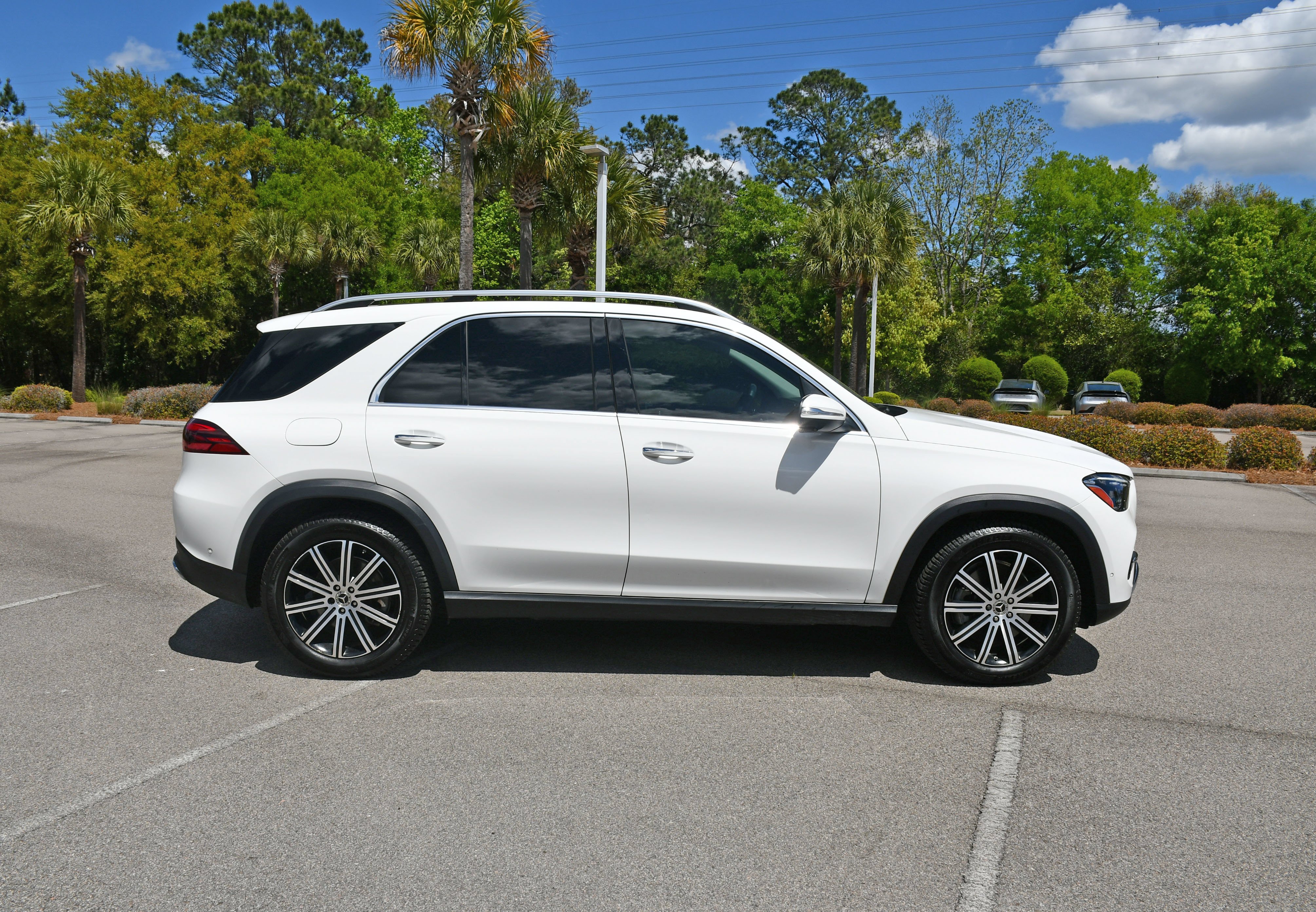 Used 2024 White Mercedes-Benz GLE 450 image 1