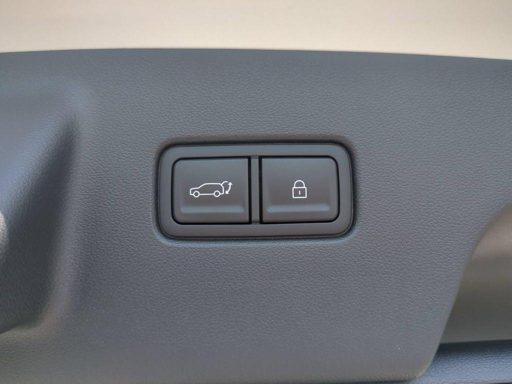 New 2026 White Hyundai Blue SEL Premium 7P image 15