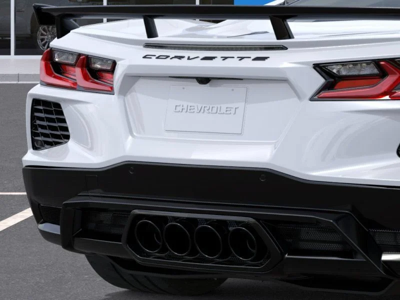 New 2027 Arctic White Chevrolet 2LT image 14
