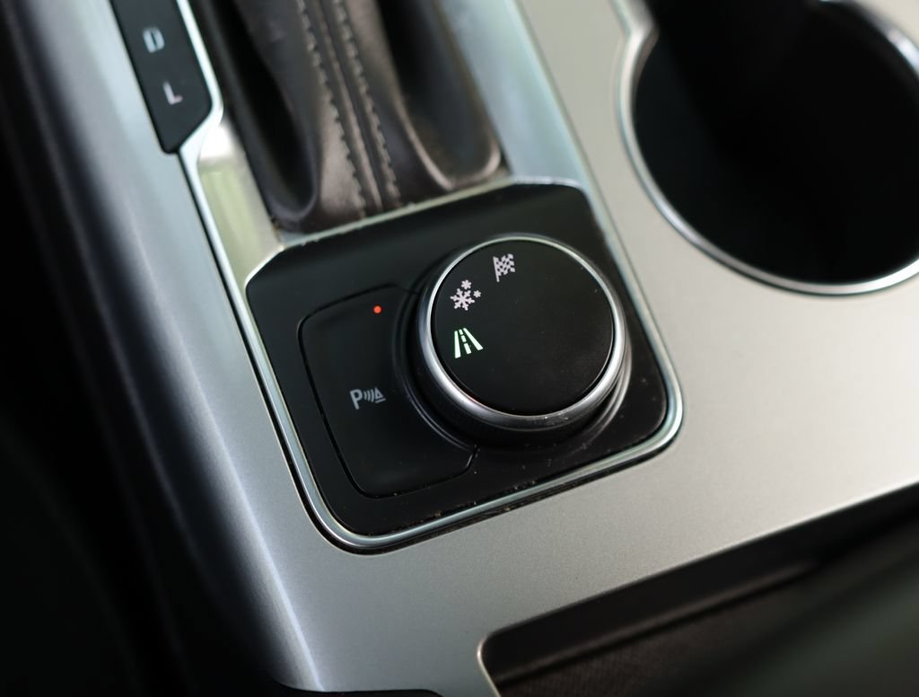 Used 2020 NIGHTFALL GRAY METALLIC Chevrolet LT image 17