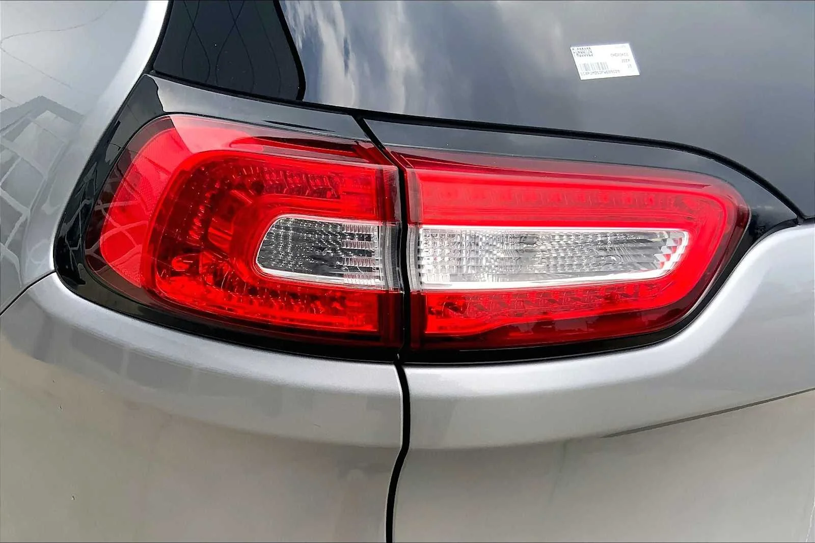 Used 2015 Billet Silver Metallic Clearcoat Jeep Limited image 28