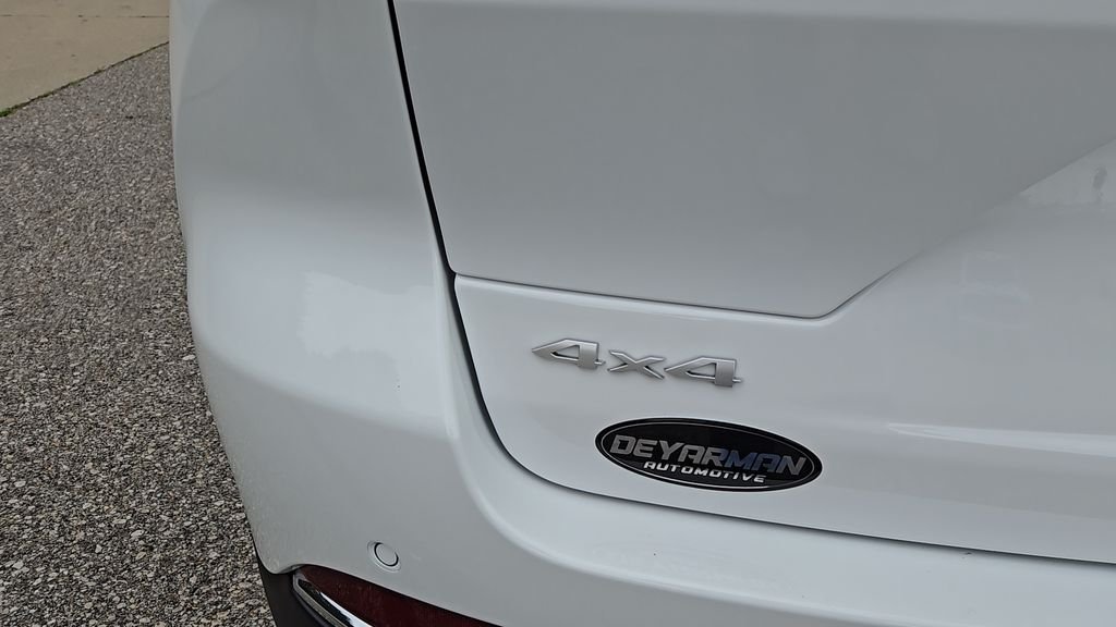 New 2026 Bright White Clear-Coat Exterior Paint Jeep Laredo X image 35